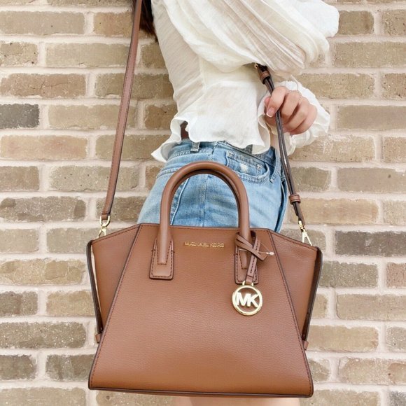 💕NWT Michael Kors Handbag - Picture 3 of 4